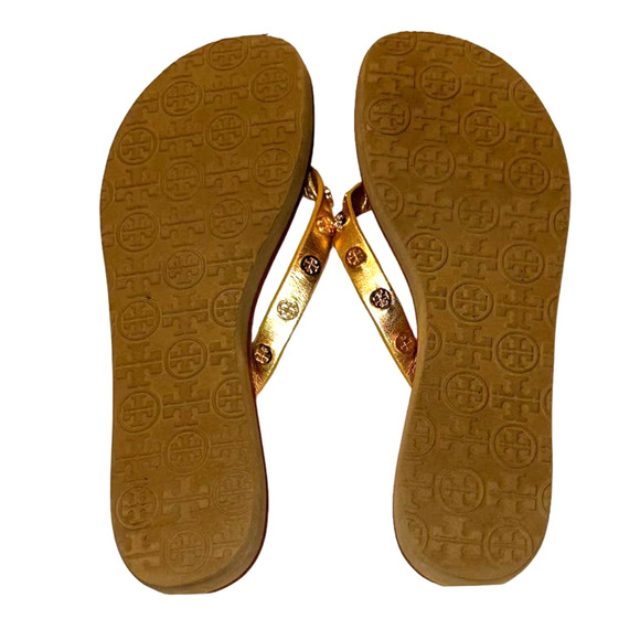 Tory Burch - Logo T Stud thong Sandals, Gold toned - Picture 2 of 6